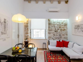 Midtown Apartments - Studio Apartment with Street view